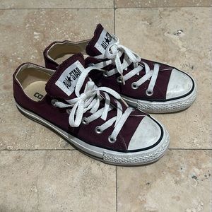 Maroon converse